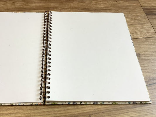 Spiral-Notizbuch 18x22 Pfauenfedern blanko RC - Polly Paper - Umweltfreundliche Schreibwaren