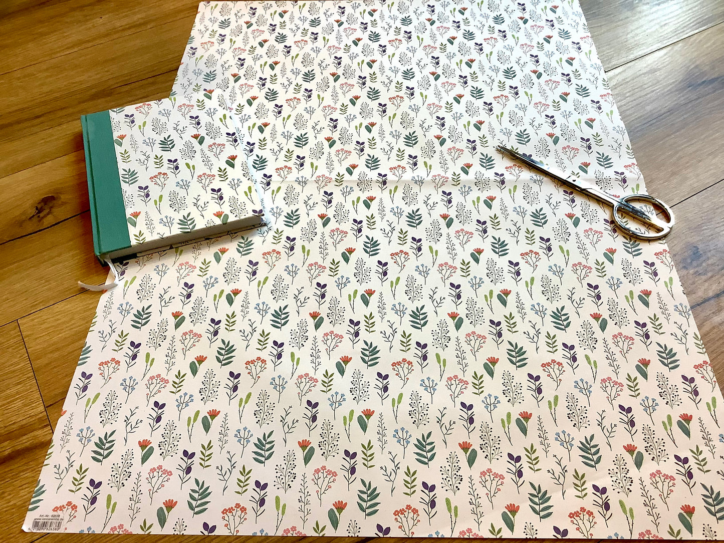 Geschenkpapier Natura Blumen 50x70 Recyclingp. - Polly Paper - Umweltfreundliche Schreibwaren