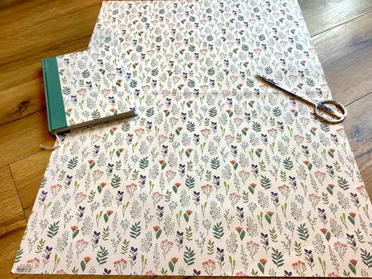 Geschenkpapier Natura Blumen 50x70 Recyclingp. - Polly Paper - Umweltfreundliche Schreibwaren