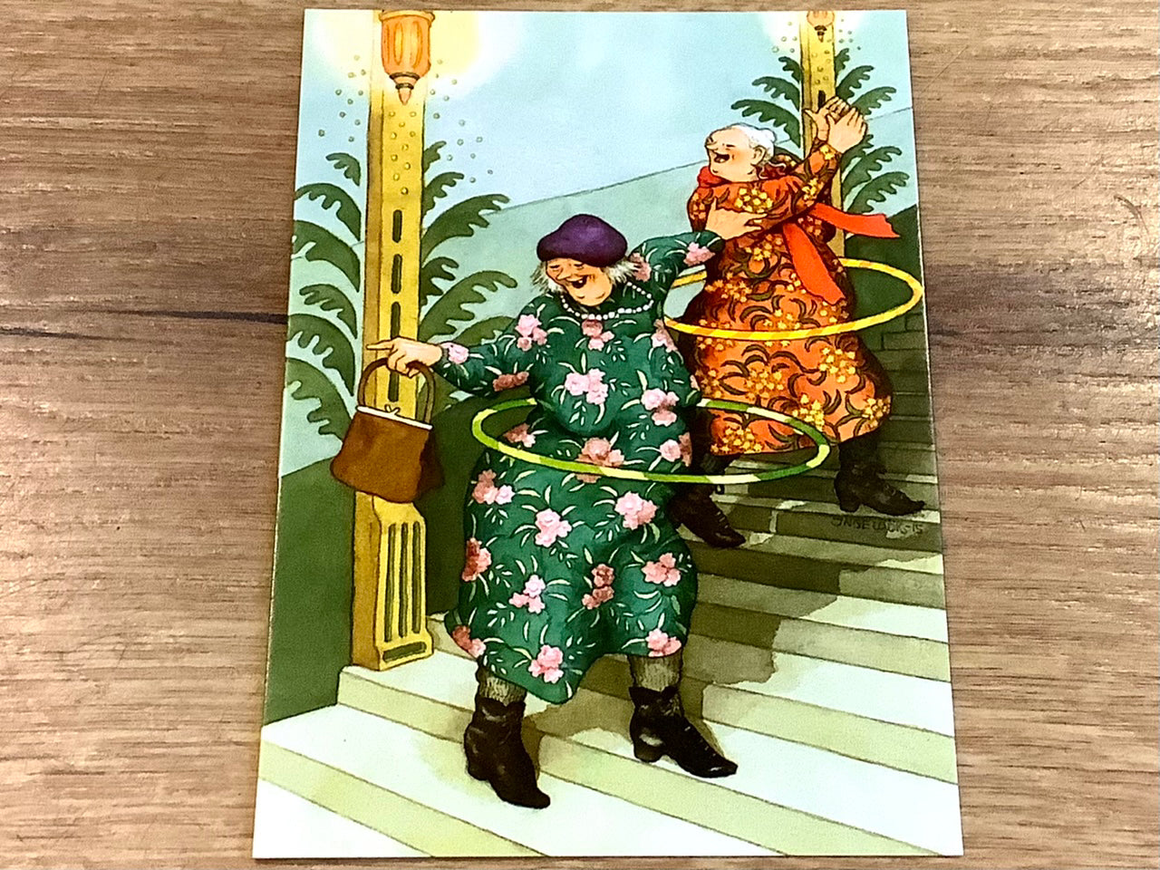 Postkarte Löök Frauen mit Hula-hoop-Reifen - Polly Paper - Umweltfreundliche Schreibwaren