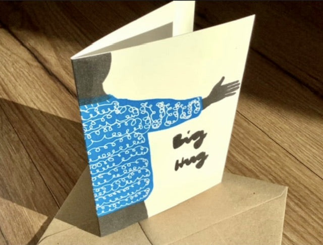 Briefkarte Birthday Hug blue (Superjuju) A6 - Polly Paper - Umweltfreundliche Schreibwaren