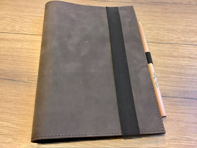 Leder-Buchhülle travel A5 Gummizug (papoutsi)