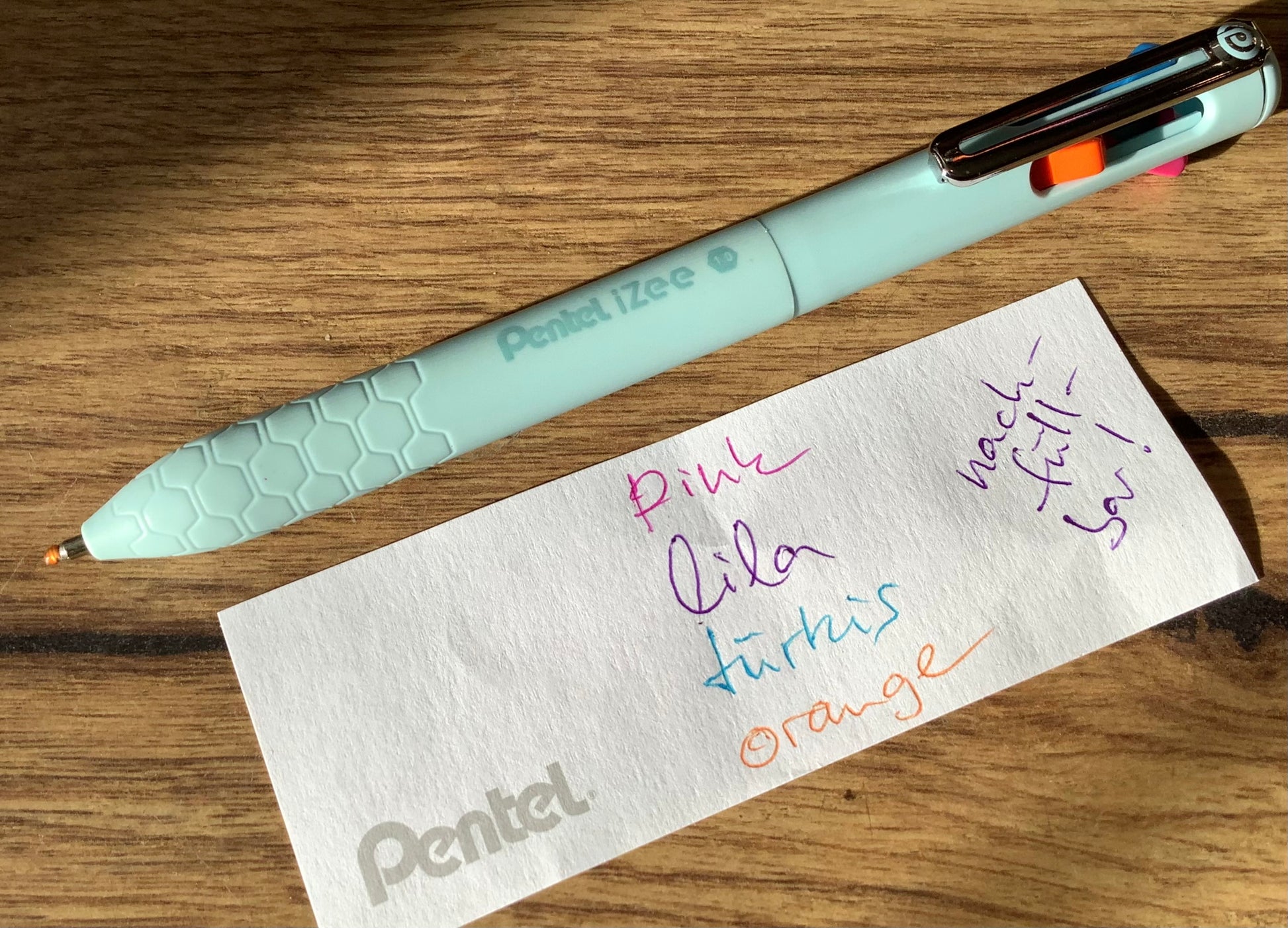 Vierfarb-Kugelschreiber iZee Pentel - Polly Paper - Umweltfreundliche Schreibwaren
