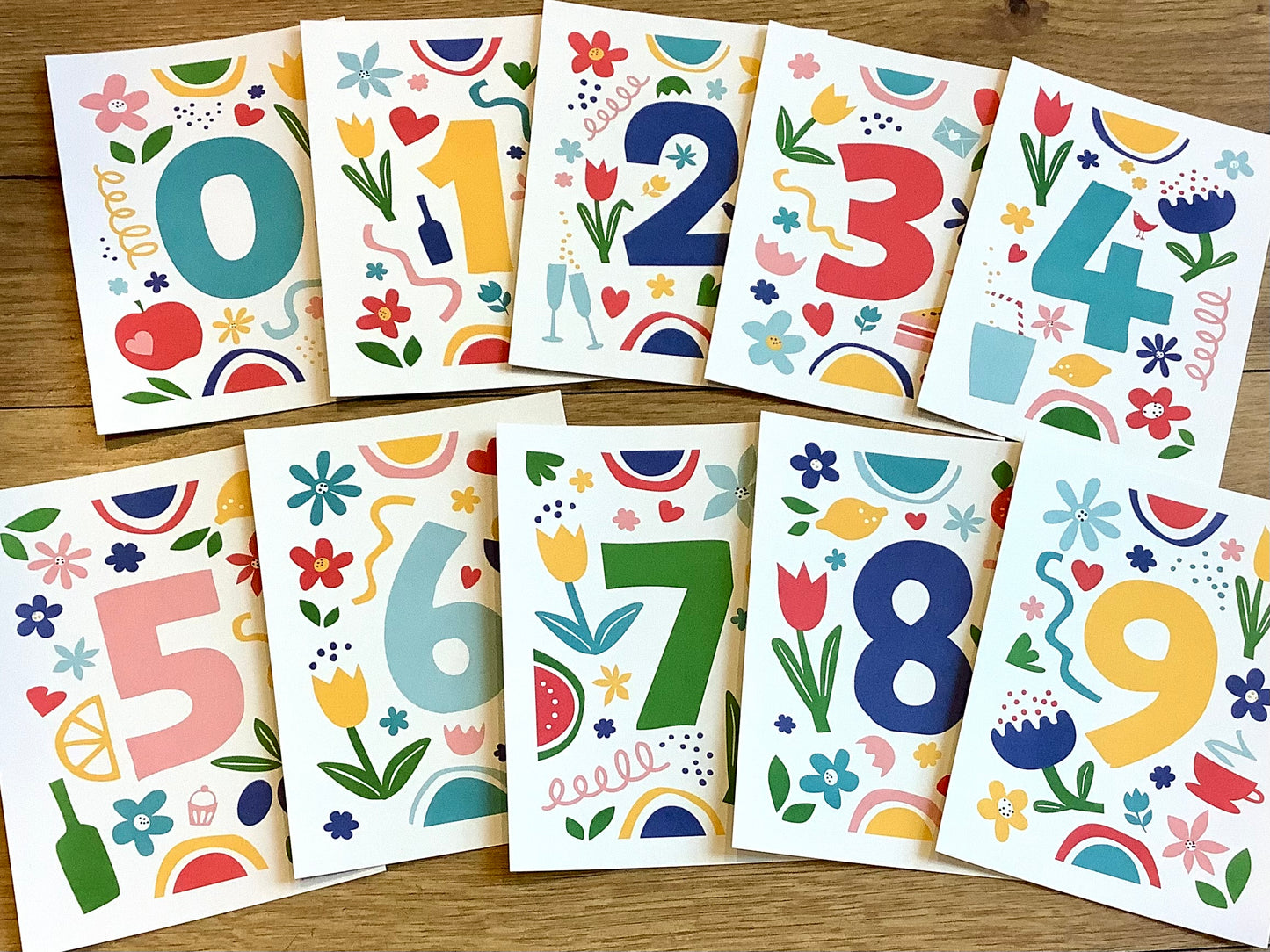 Postkarte Zahlen 0-9 Bow & Hummingbird - Polly Paper - Umweltfreundliche Schreibwaren