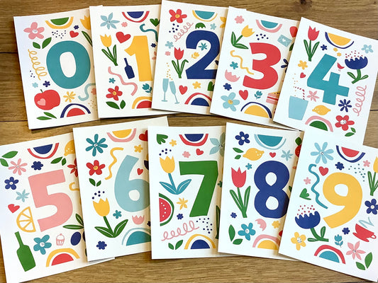 Postkarte Zahlen 0-9 Bow & Hummingbird - Polly Paper - Umweltfreundliche Schreibwaren