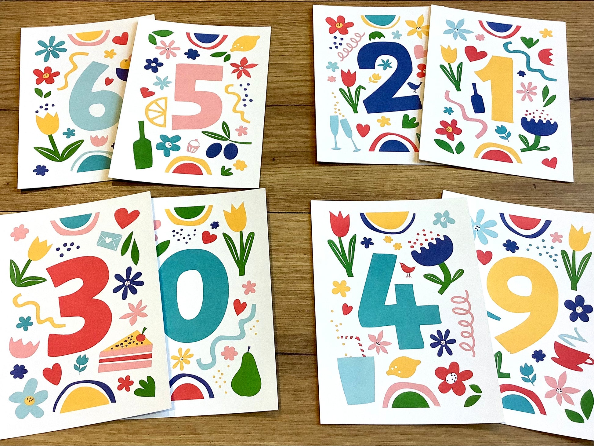 Postkarte Zahlen 0-9 Bow & Hummingbird - Polly Paper - Umweltfreundliche Schreibwaren