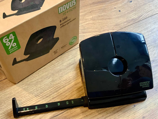 Locher novus B220 recycelt schwarz - Polly Paper - Umweltfreundliche Schreibwaren
