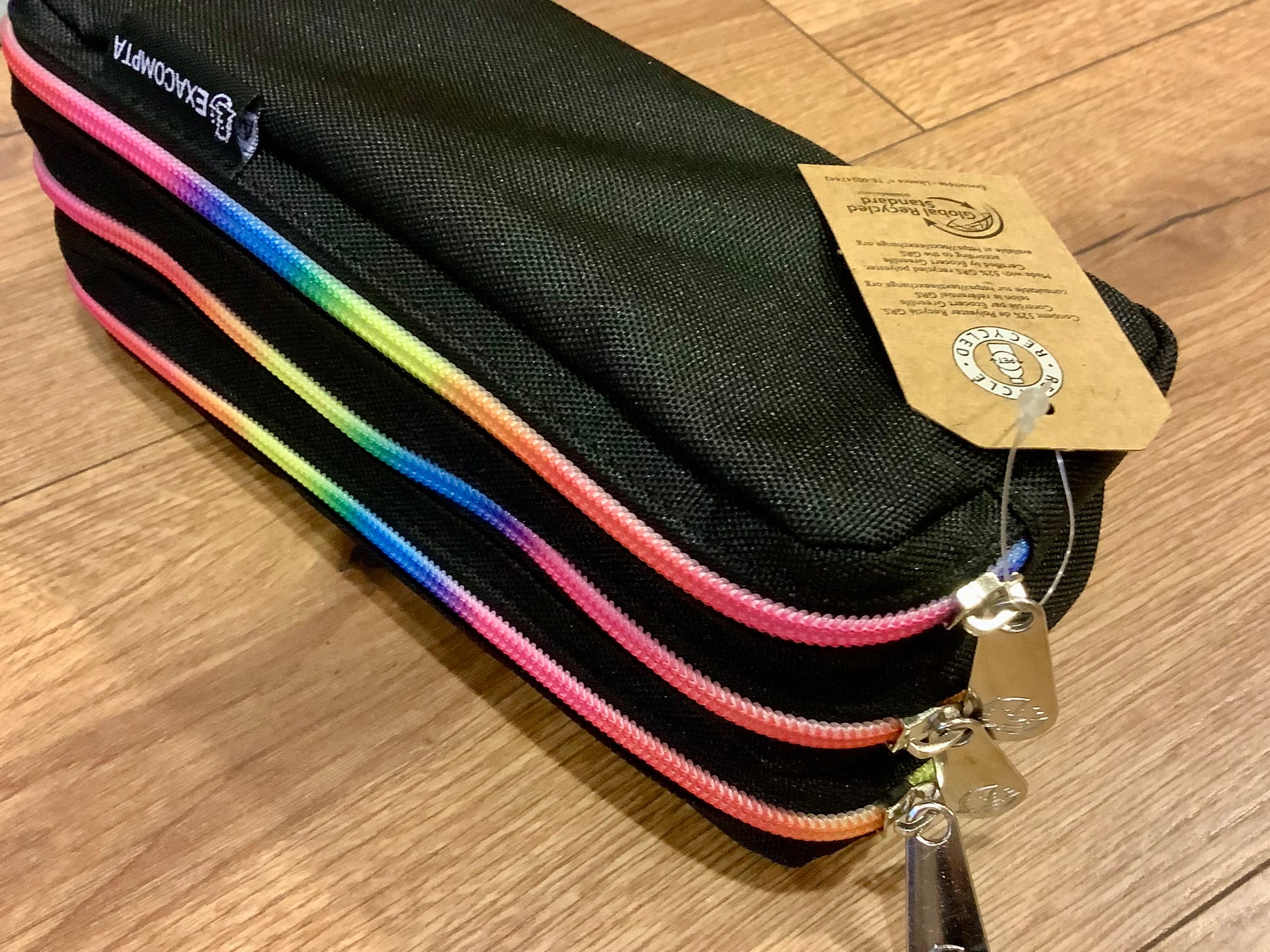 Stiftetasche Recycling schwarz mit Regenbogen-Reißverschluss - Polly Paper - Umweltfreundliche Schreibwaren