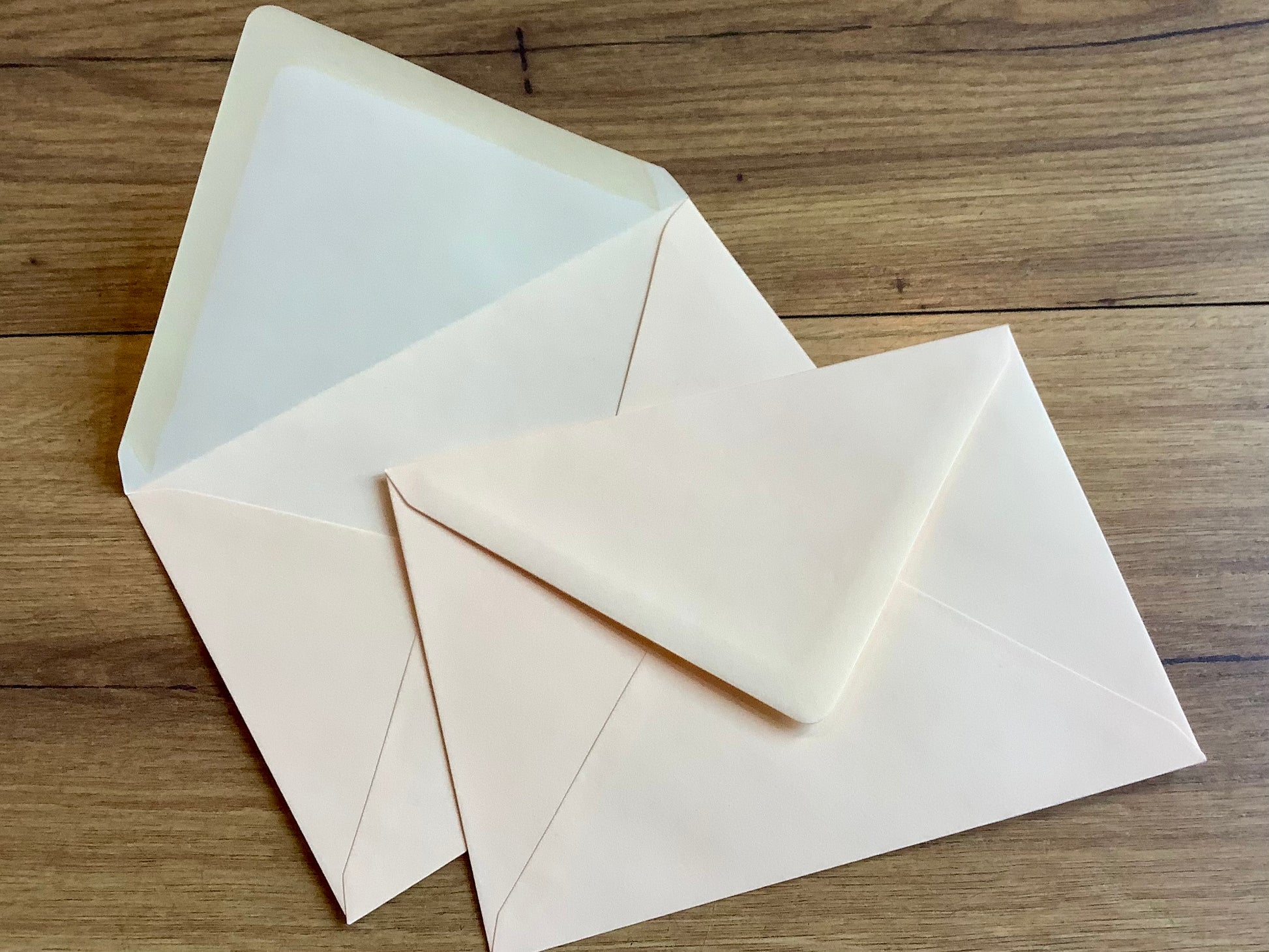 C6-Kuvert cremeweiß Spitzklappe einzeln - Polly Paper - Umweltfreundliche Schreibwaren