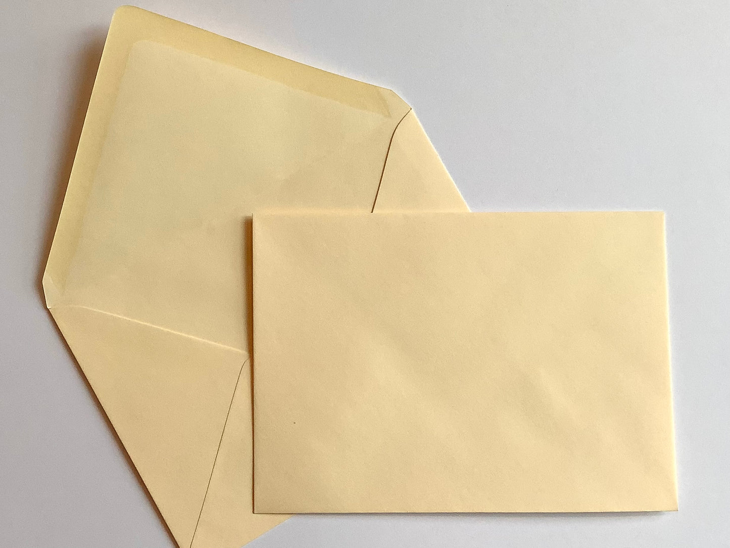 C6-Kuvert cremeweiß Spitzklappe einzeln - Polly Paper - Umweltfreundliche Schreibwaren