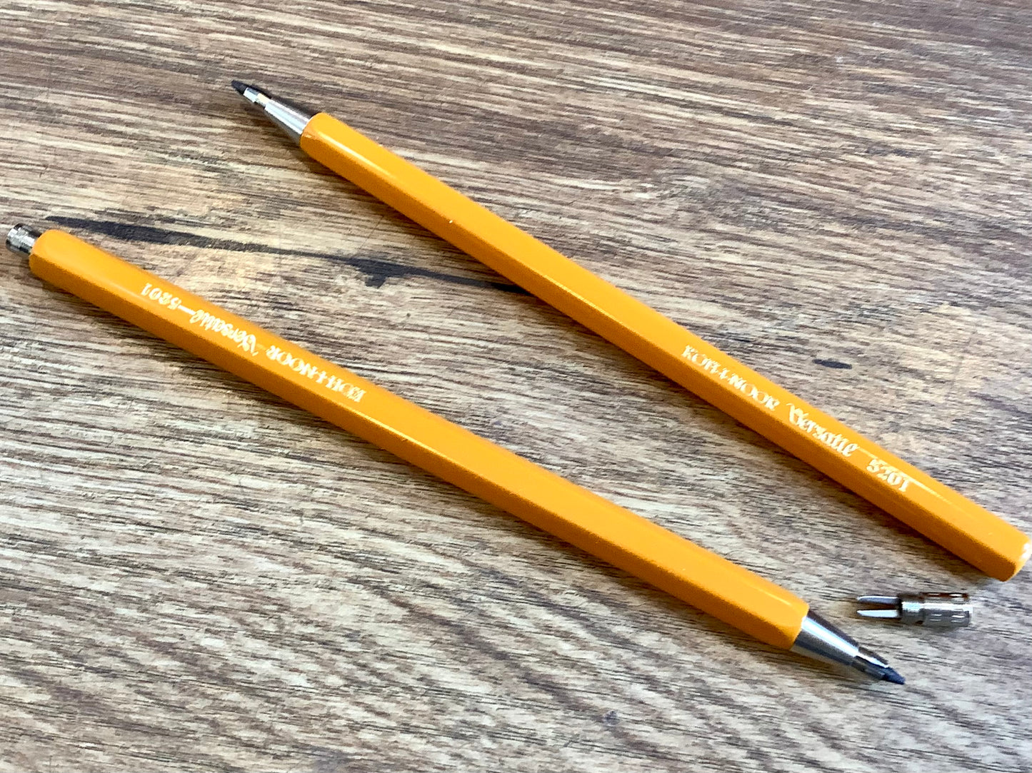 Fallminenstift 2mm KOH-I-NOOR gelb Versatil - Polly Paper - Umweltfreundliche Schreibwaren