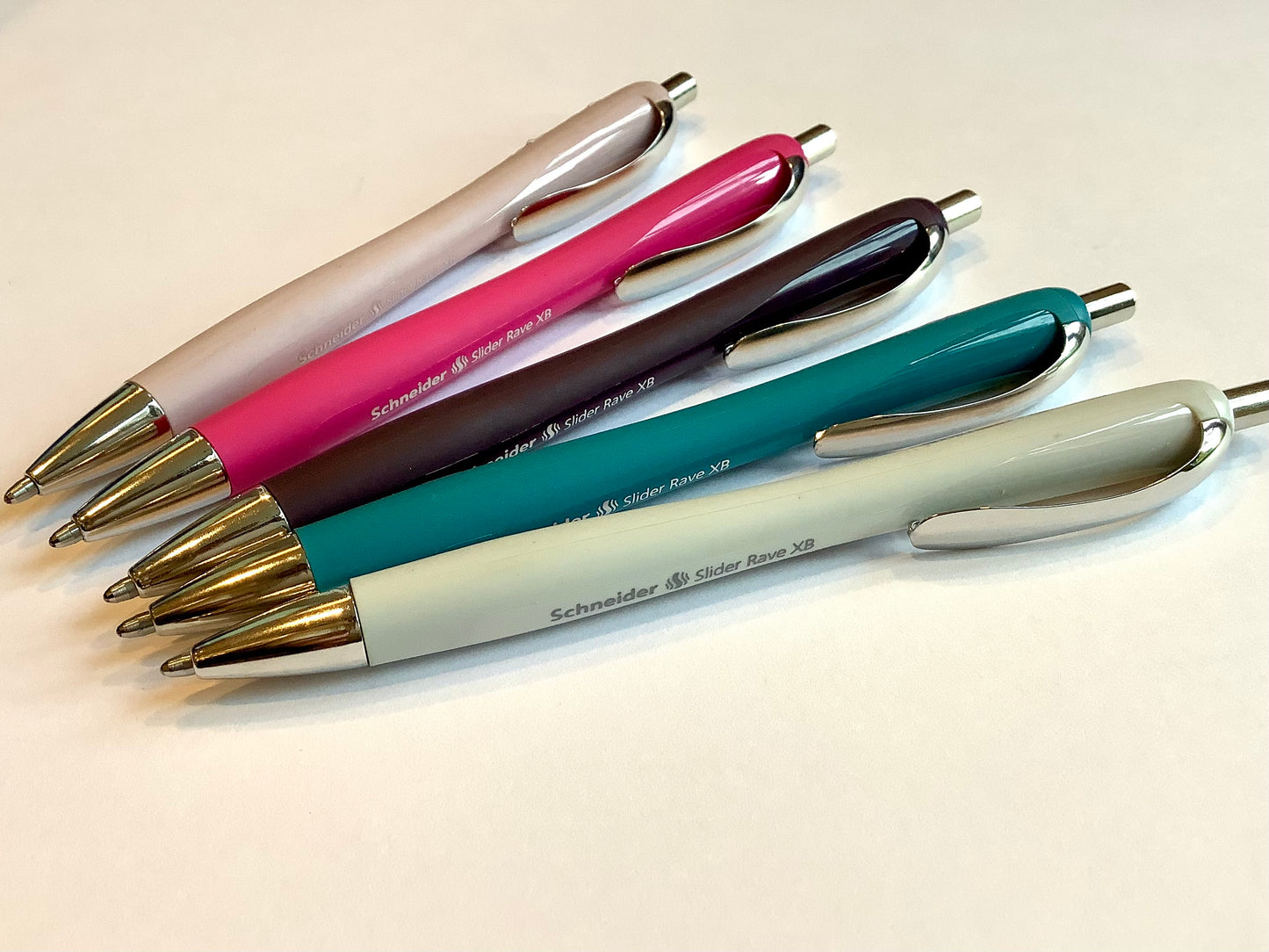 Kugelschreiber RAVE Slider XB colour in 5 Farben. 
Erhältlich bei Polly Paper - Umweltfreundliche Schreibwaren in Berlin