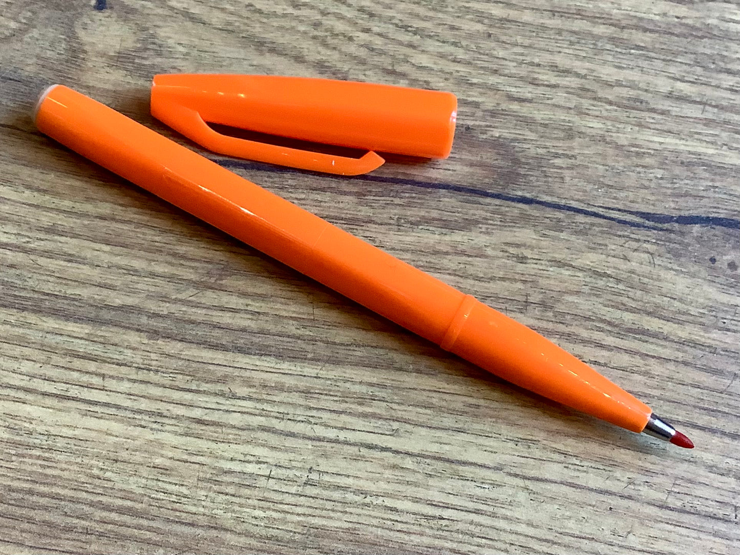 filzstift-sign-pen-pentel-orange
