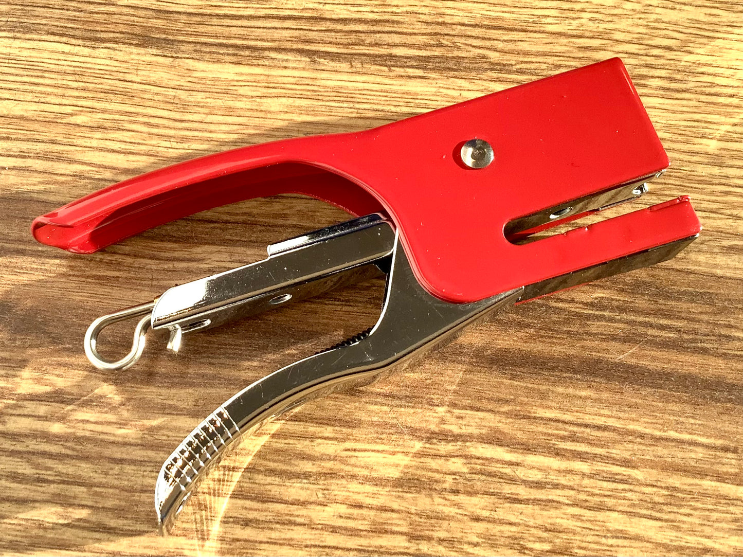 Heftzange rot SAX 646 mini