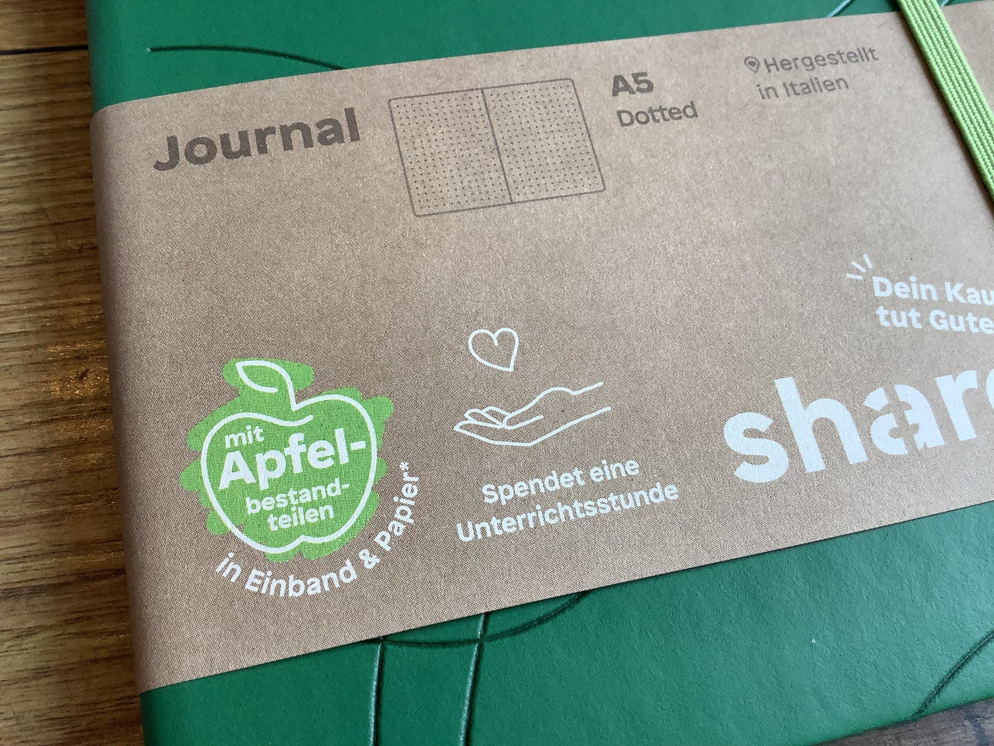 Notizbuch A5 Punktraster grün Share Gummizug - Polly Paper - Umweltfreundliche Schreibwaren