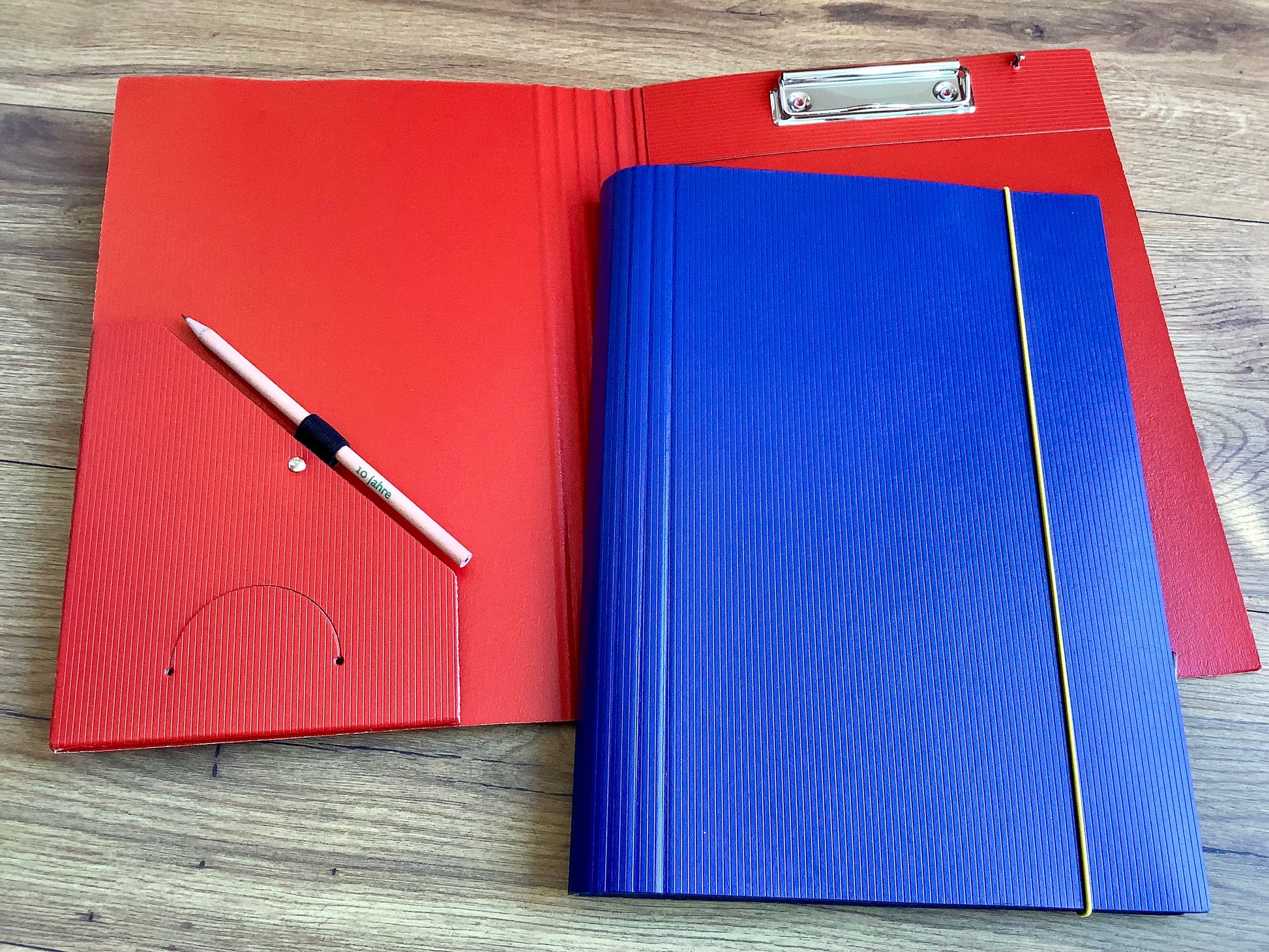 Klemmbrettmappe in rot oder blau