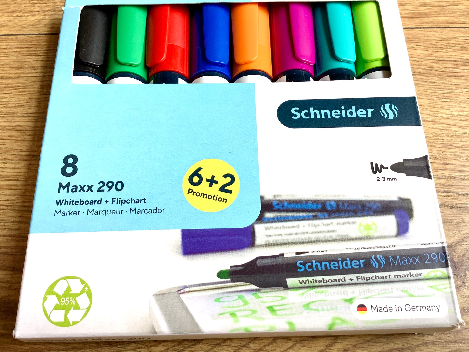 Packung mit 8 farbigen Whiteboardmarkern, die auch als flipchartmarker auf Papier verwendet werden können