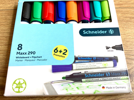 Packung mit 8 farbigen Whiteboardmarkern, die auch als flipchartmarker auf Papier verwendet werden können