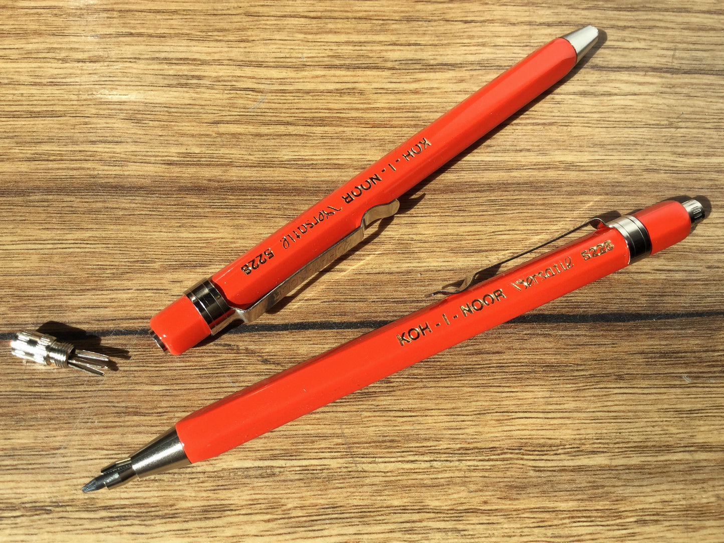 Fallminenstift 2mm KOH-I-NOOR rot Versatil - Polly Paper - Umweltfreundliche Schreibwaren