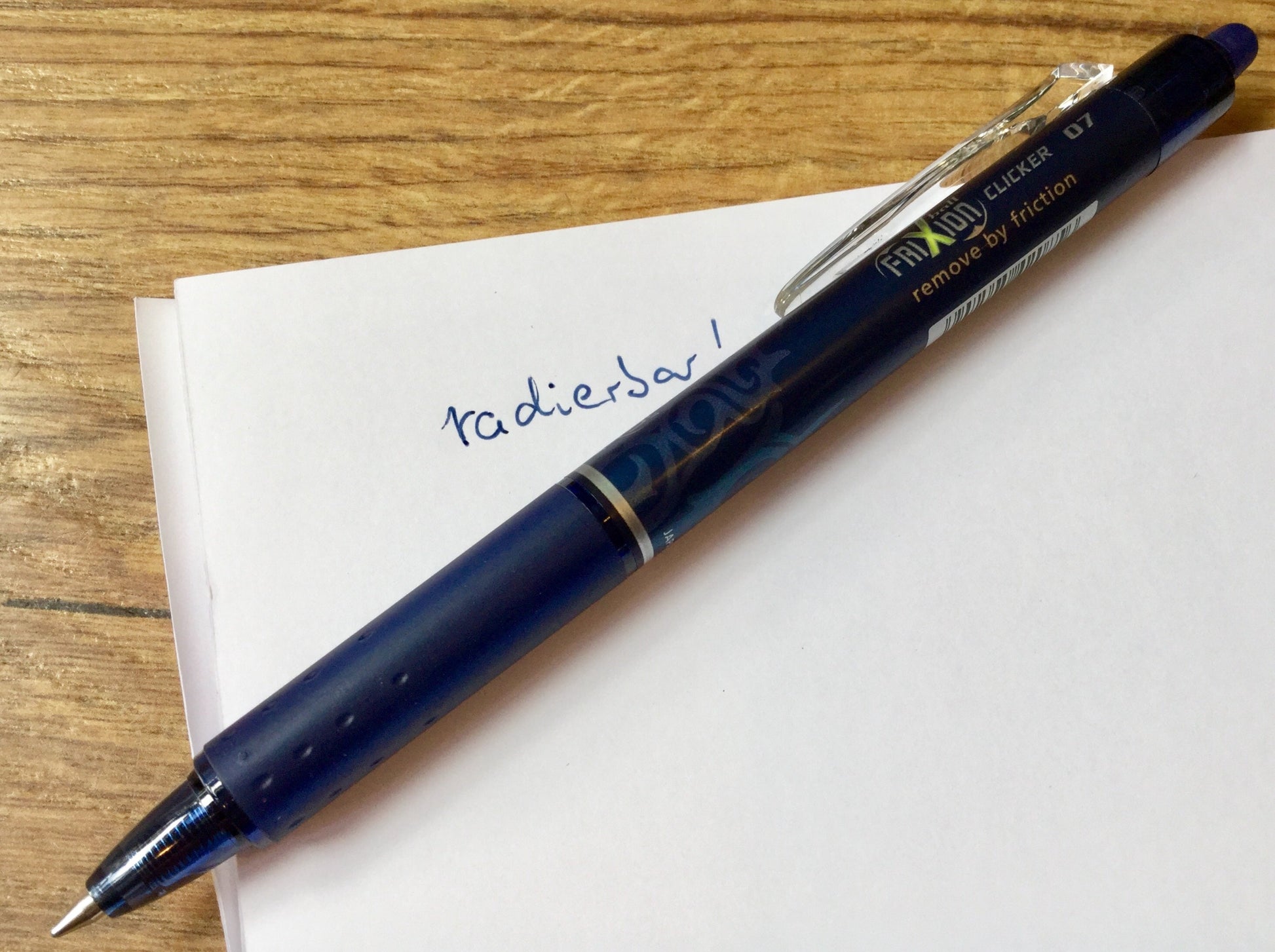 Tintenroller Frixion Clicker° - Polly Paper - Umweltfreundliche Schreibwaren