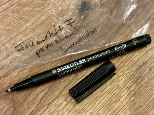 Folienstift schwarz F permanent Staedtler 97%RC