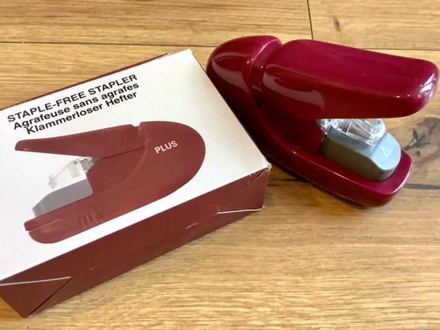 Stapler PLUS Heftgerät ohne Klammern - Polly Paper - Umweltfreundliche Schreibwaren