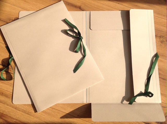Sammelmappe grau grüne Bänder A2/A3° - Polly Paper