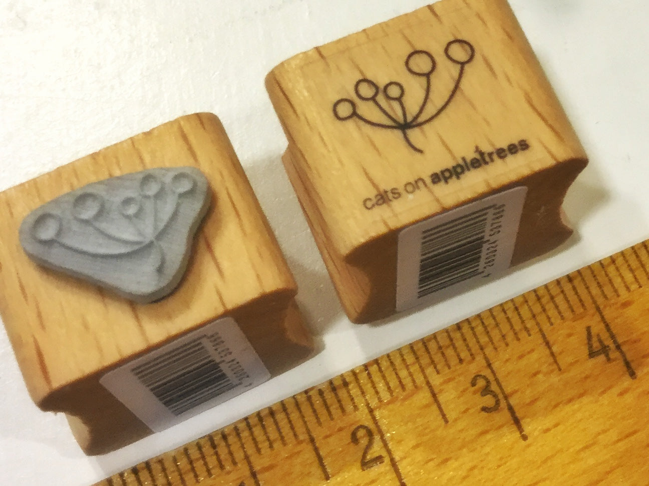 Kleine Holzstempel mit Blütenmotiven von Cats on Appletrees - Polly Paper - Umweltfreundliche Schreibwaren