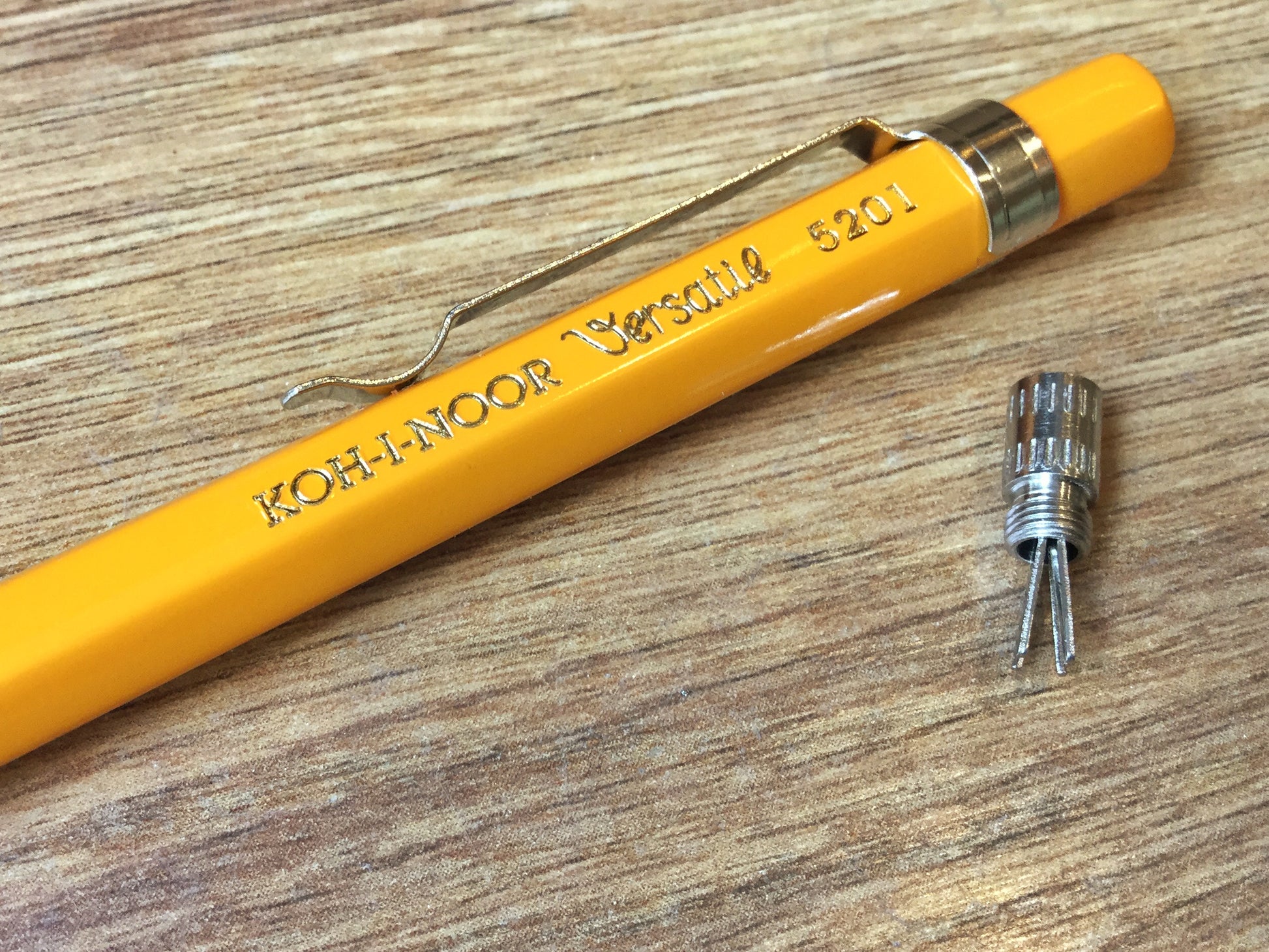 Fallminenstift 2mm KOH-I-NOOR gelb Versatil - Polly Paper - Umweltfreundliche Schreibwaren
