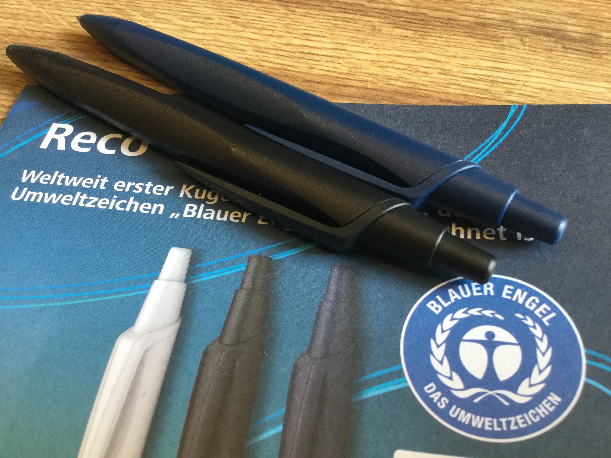 Kugelschreiber RECO M recycelt Schneider° - Polly Paper - Umweltfreundliche Schreibwaren