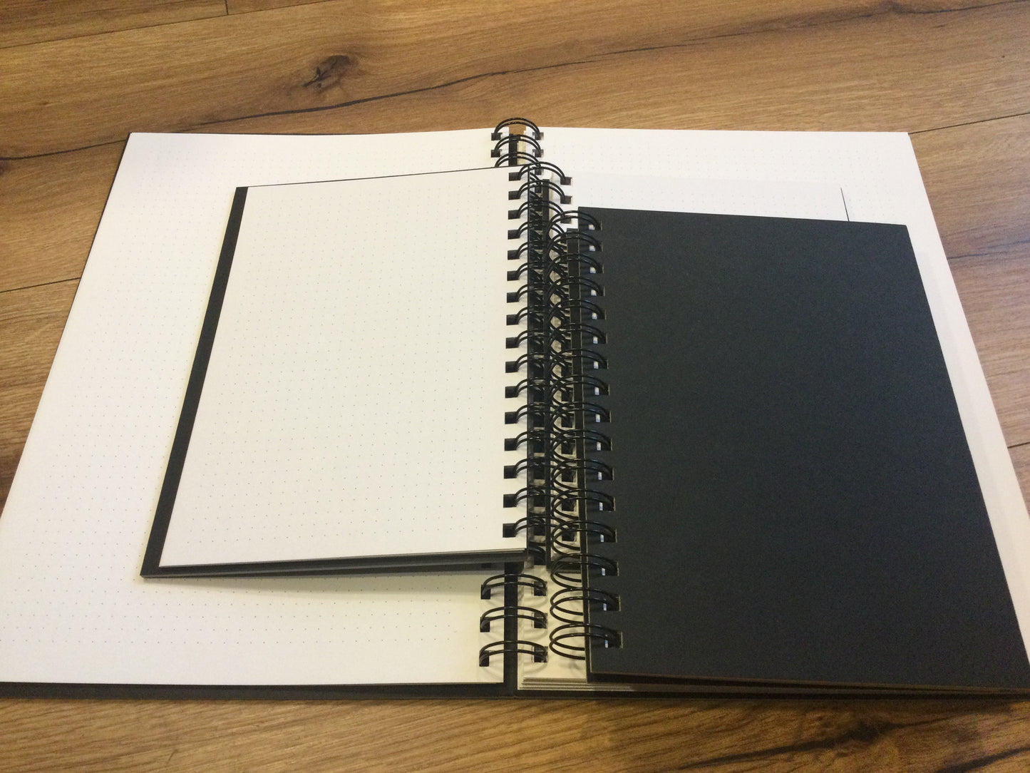 Spiralbuch A4 dotted 90Bl Feldbuch 90g/m²